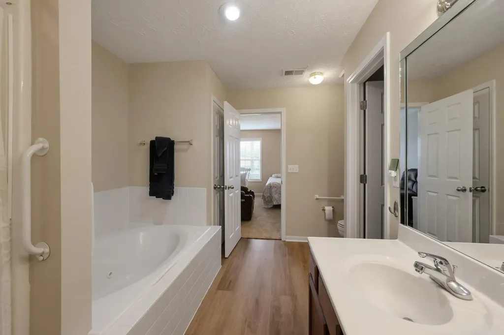 3944 Winthrop Drive Lexington KY 40514