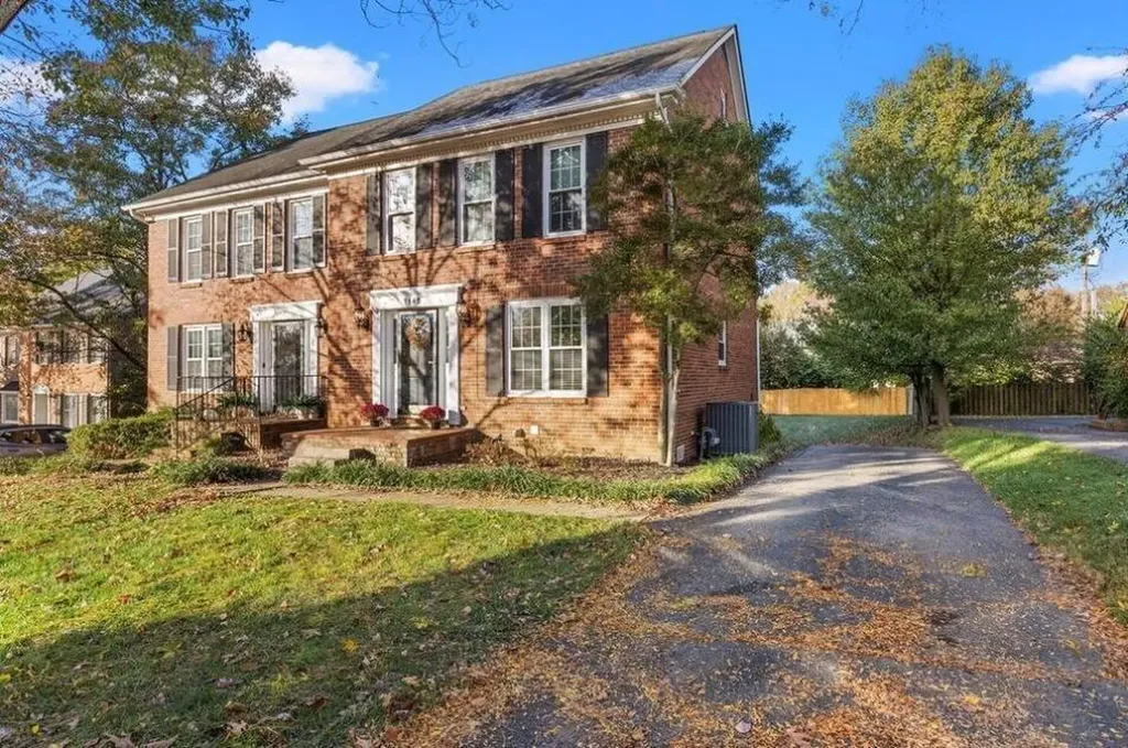 1145 Dunbarton Lane Lexington KY 40502