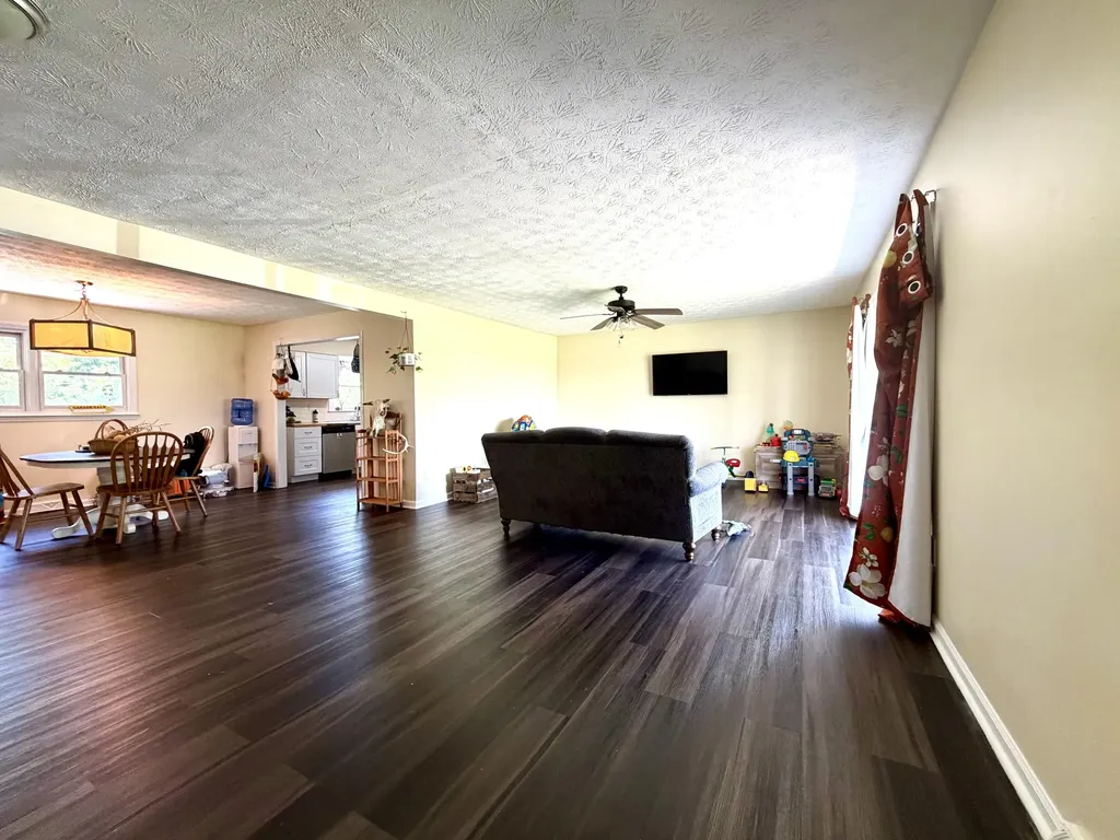 521 Scenic Drive Harrodsburg KY 40330