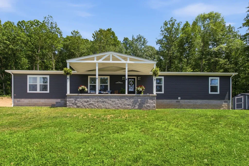 779 Narrow Gap Road Paint Lick KY 40461
