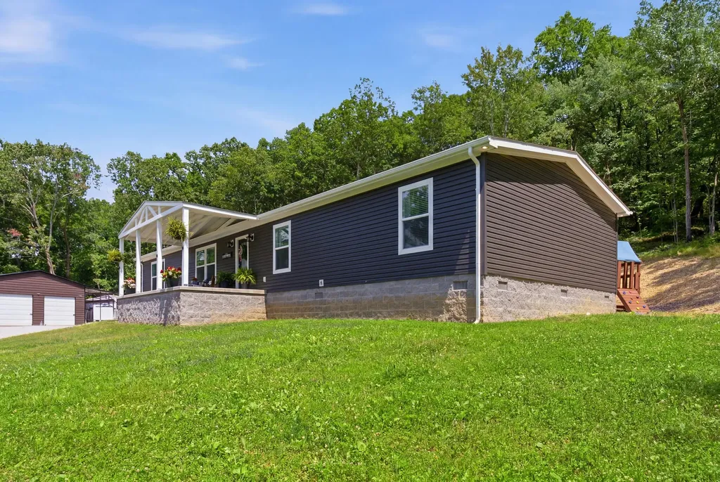 779 Narrow Gap Road Paint Lick KY 40461