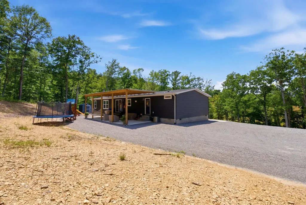 779 Narrow Gap Road Paint Lick KY 40461