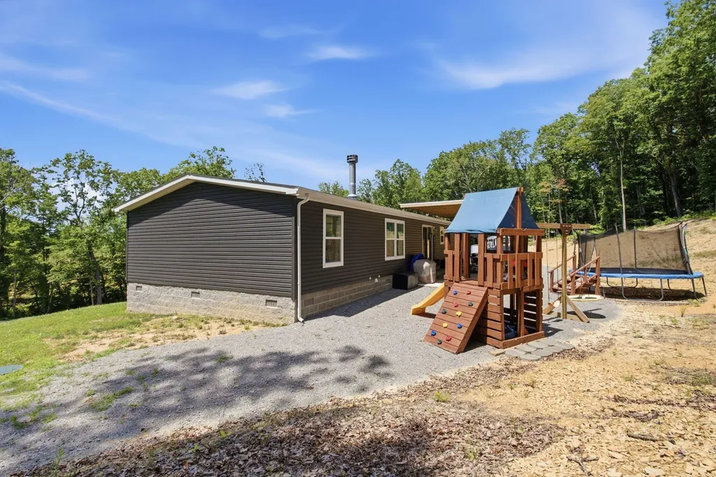 779 Narrow Gap Road Paint Lick KY 40461