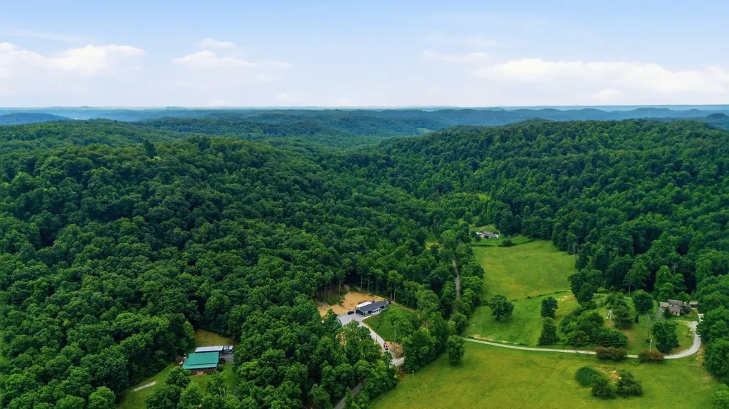 779 Narrow Gap Road Paint Lick KY 40461