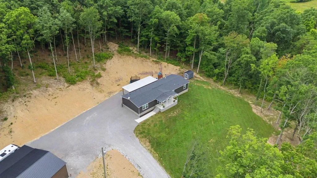 779 Narrow Gap Road Paint Lick KY 40461