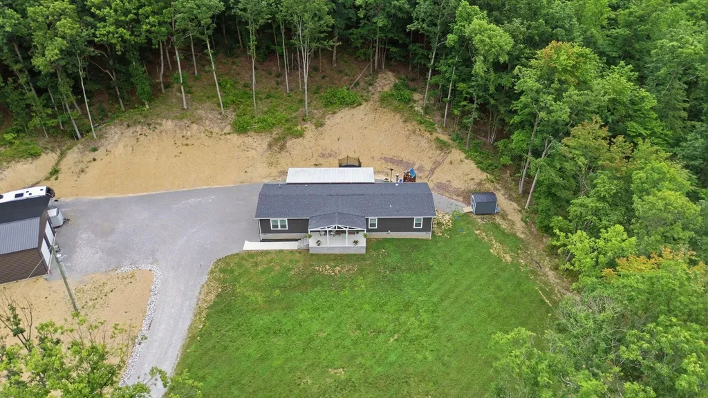 779 Narrow Gap Road Paint Lick KY 40461