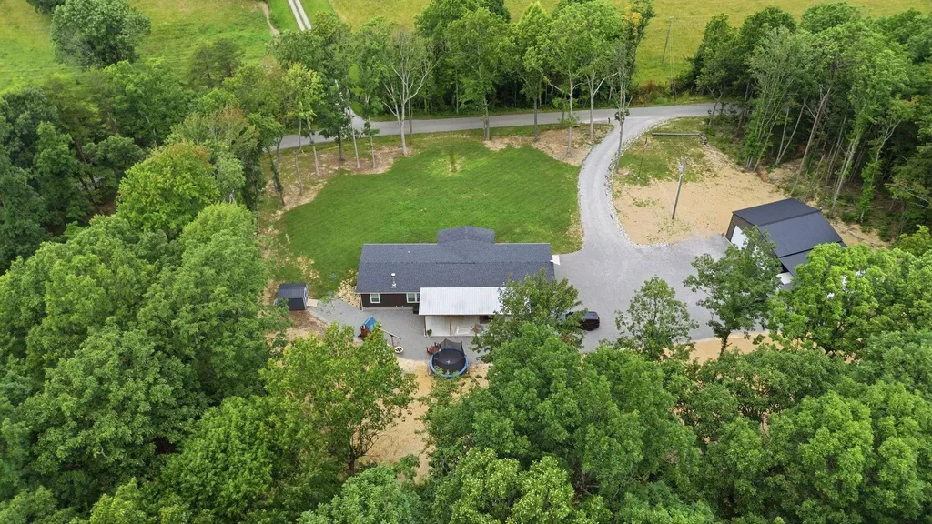 779 Narrow Gap Road Paint Lick KY 40461