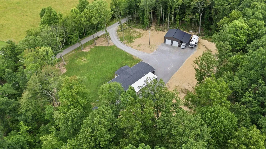 779 Narrow Gap Road Paint Lick KY 40461