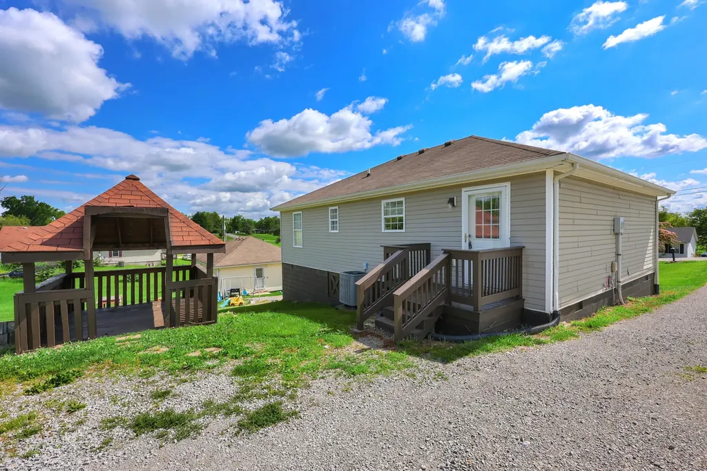 136 Rosemont Street Stanford KY 40484