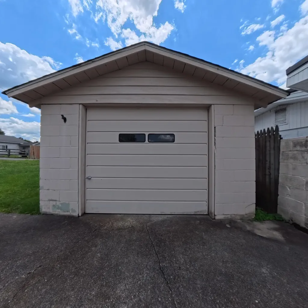 131 Peyton Avenue Irvine KY 40336