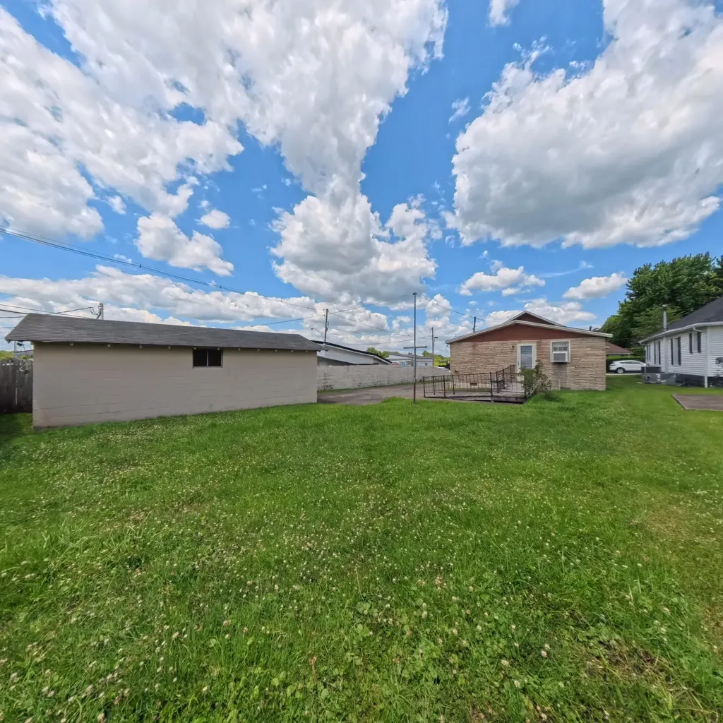131 Peyton Avenue Irvine KY 40336
