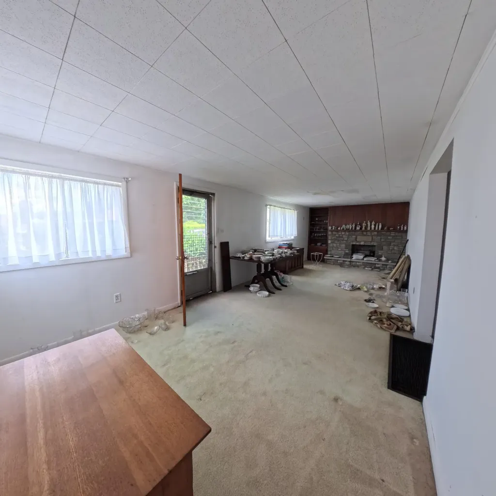 131 Peyton Avenue Irvine KY 40336