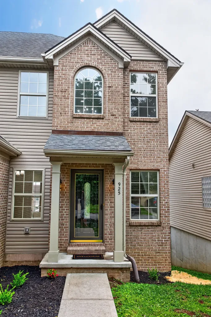925 Winding Oak Trail Lexington KY 40511