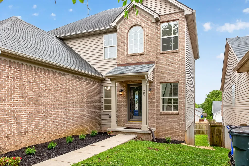 925 Winding Oak Trail Lexington KY 40511