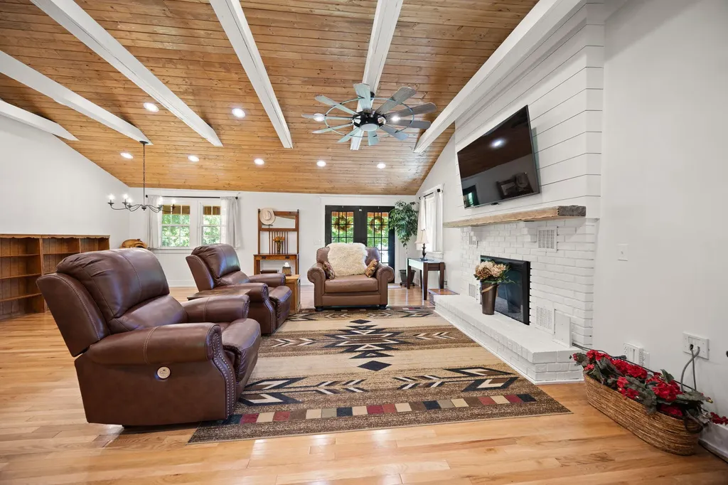 10710 Lebanon Road Parksville KY 40464