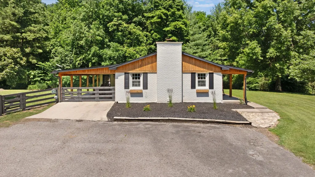 10710 Lebanon Road Parksville KY 40464