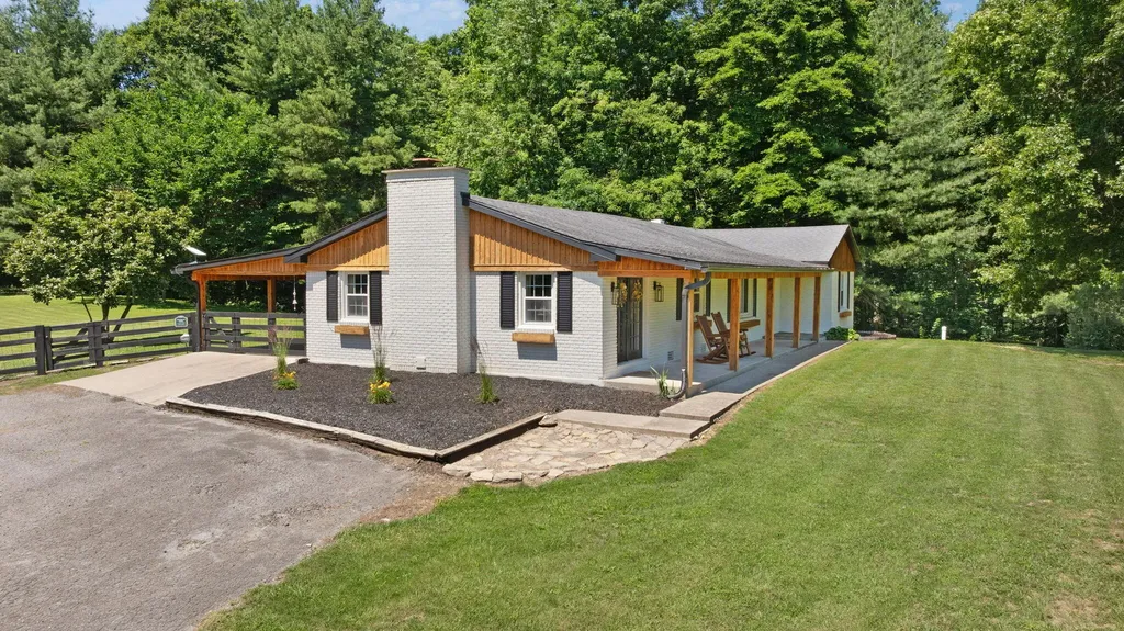 10710 Lebanon Road Parksville KY 40464