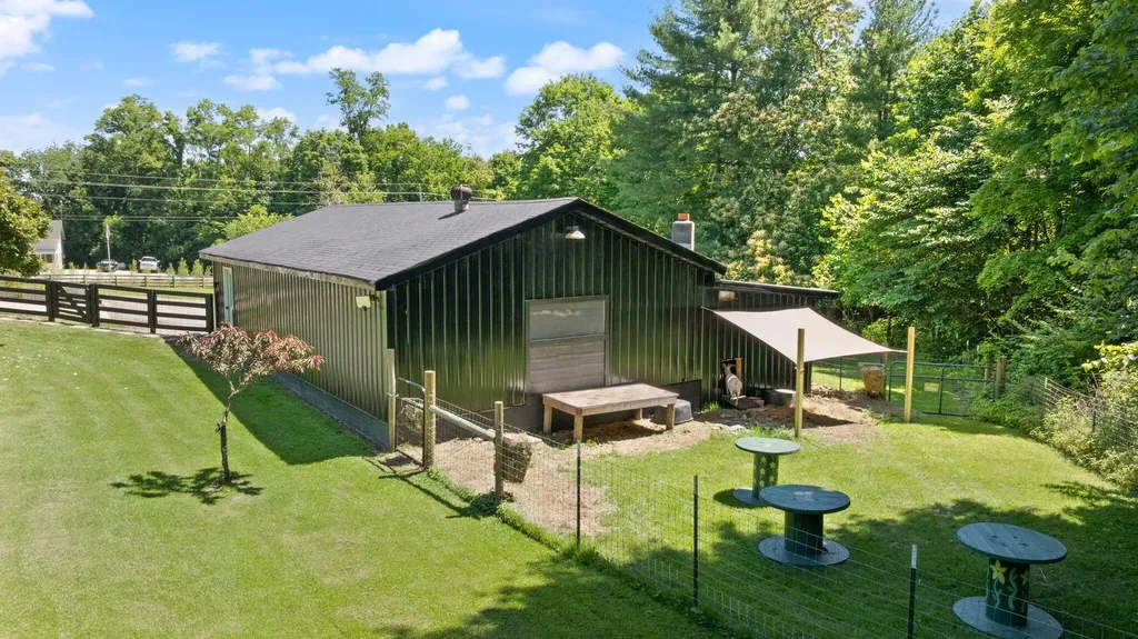 10710 Lebanon Road Parksville KY 40464