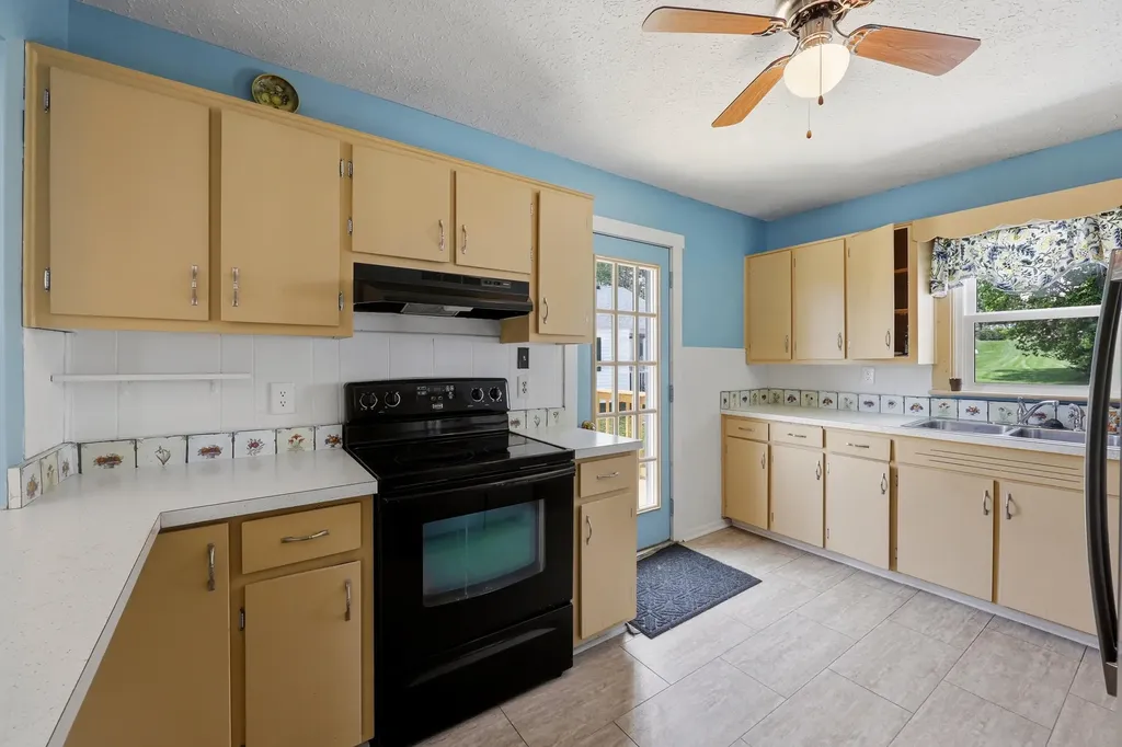 319 W High Street Springfield KY 40069