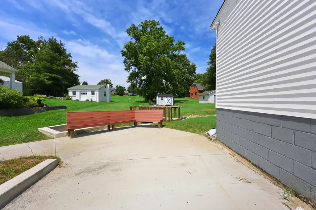 319 W High Street Springfield KY 40069