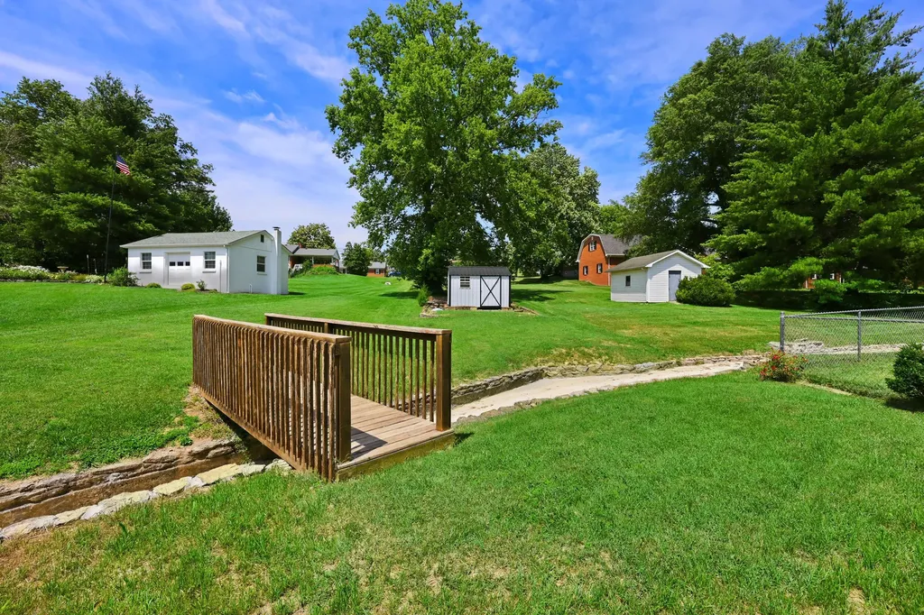319 W High Street Springfield KY 40069
