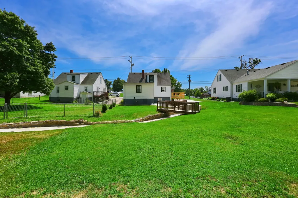 319 W High Street Springfield KY 40069