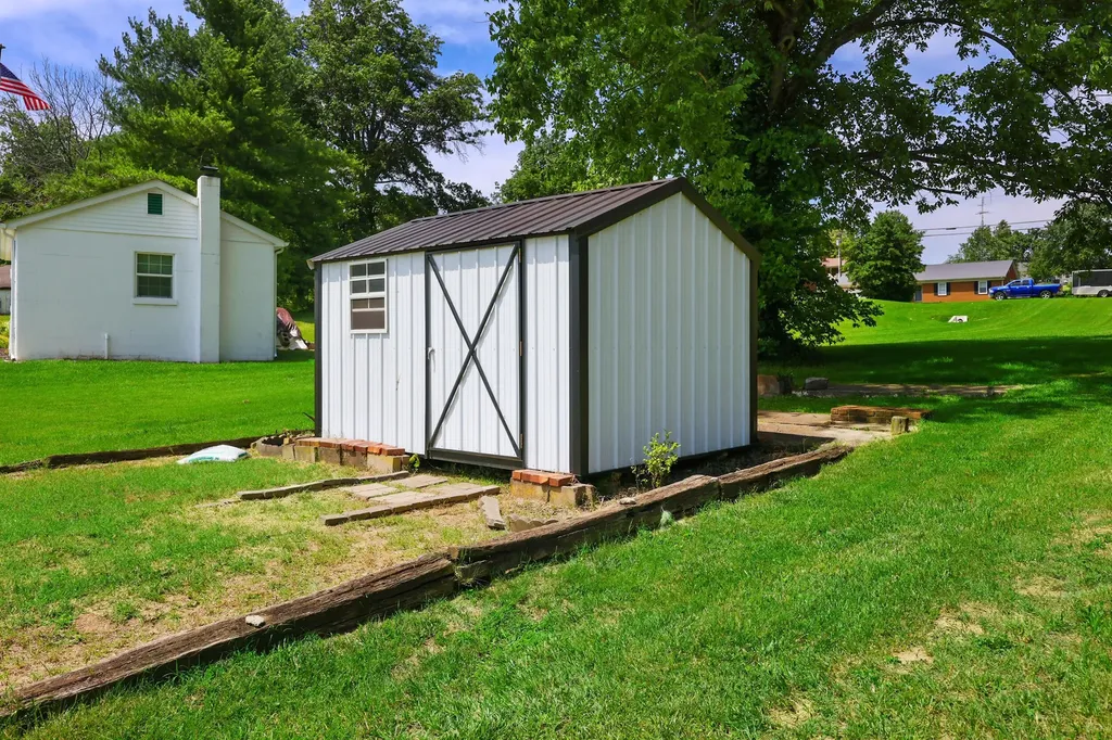 319 W High Street Springfield KY 40069