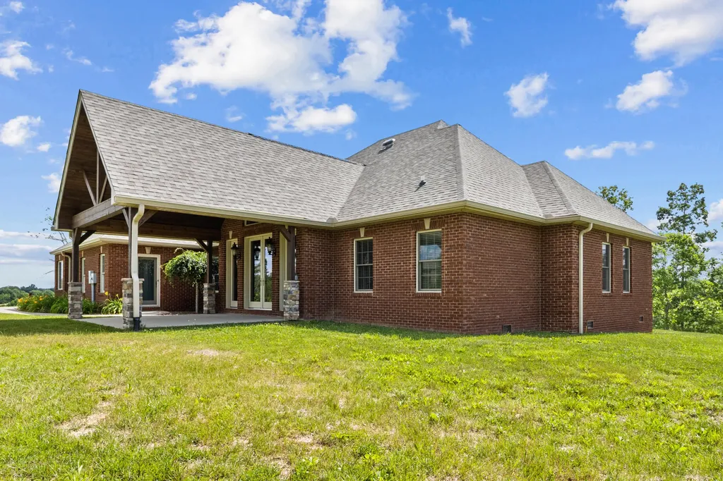 282 Canyon Drive London KY 40741
