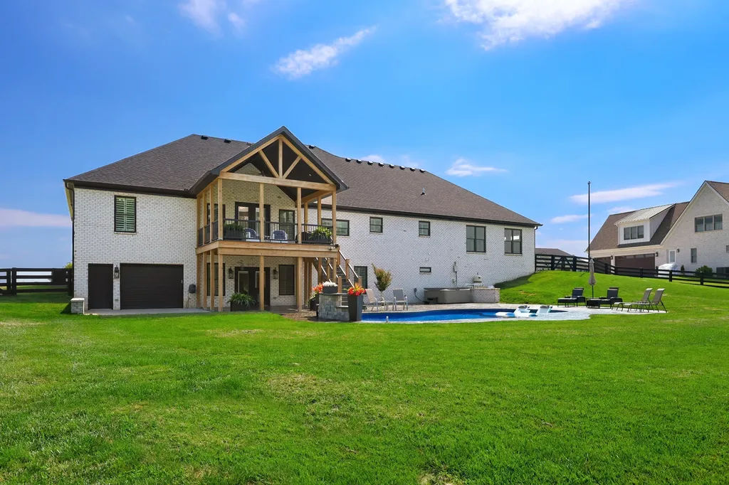 207 Grandview Trail Wilmore KY 40390