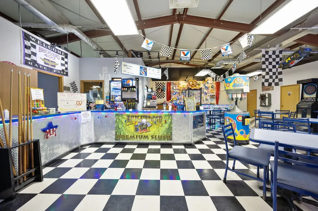 2367 U.s. 127 Business Jamestown KY 42629