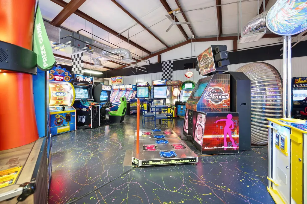 2367 U.s. 127 Business Jamestown KY 42629