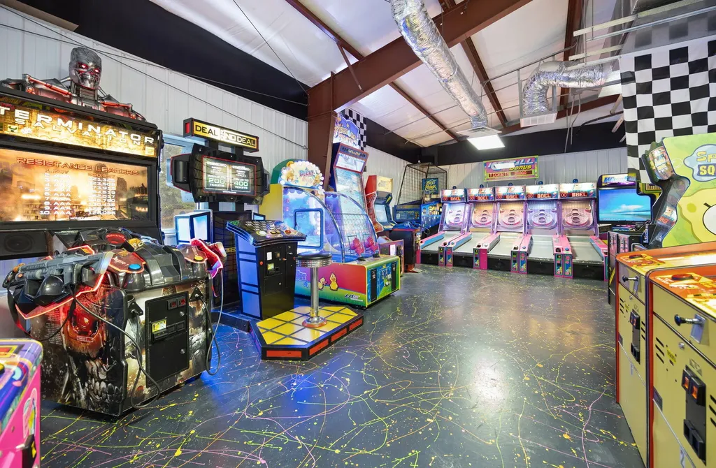 2367 U.s. 127 Business Jamestown KY 42629