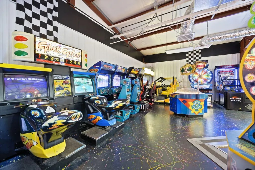 2367 U.s. 127 Business Jamestown KY 42629