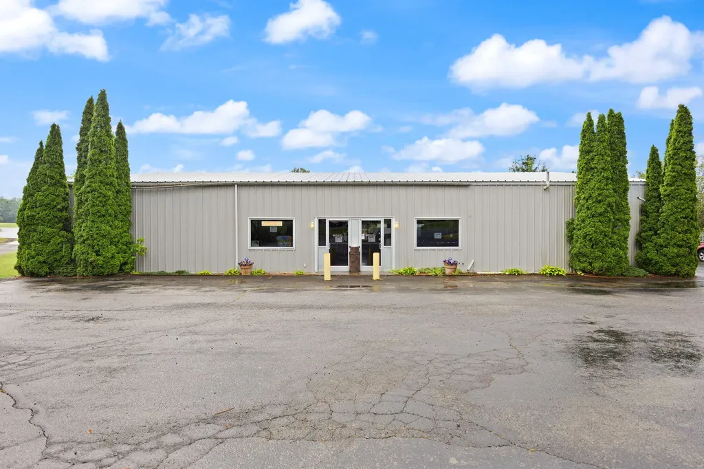 2367 U.s. 127 Business Jamestown KY 42629