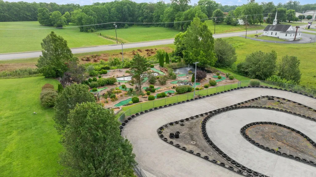 2367 U.s. 127 Business Jamestown KY 42629
