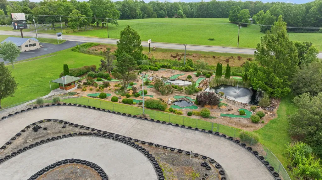 2367 U.s. 127 Business Jamestown KY 42629
