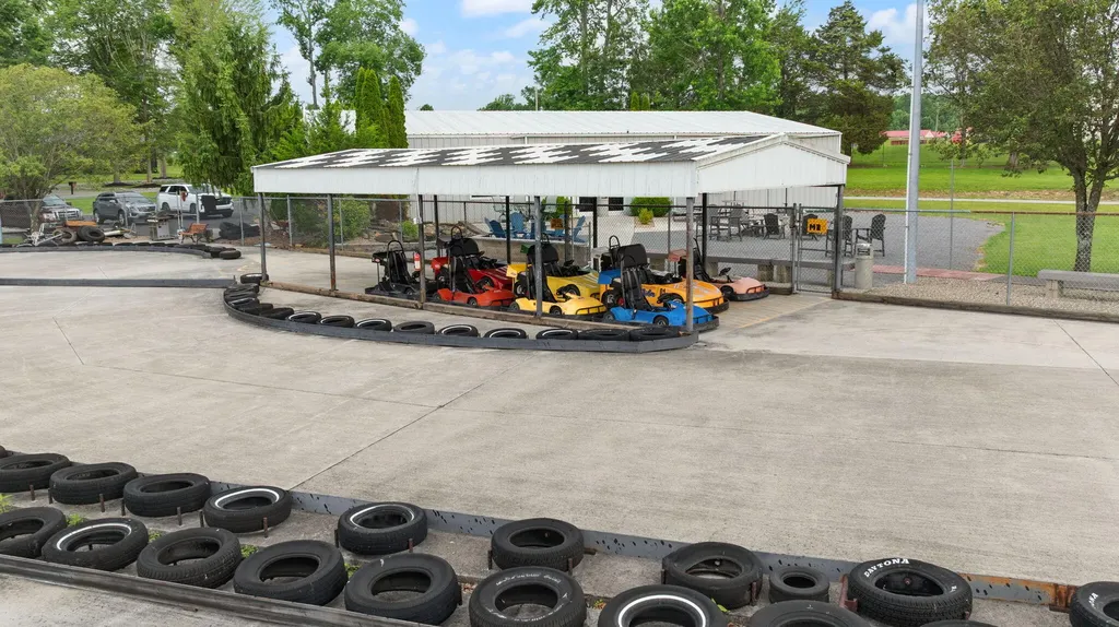 2367 U.s. 127 Business Jamestown KY 42629