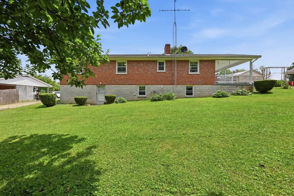 102 Oxley Avenue Cynthiana KY 41031