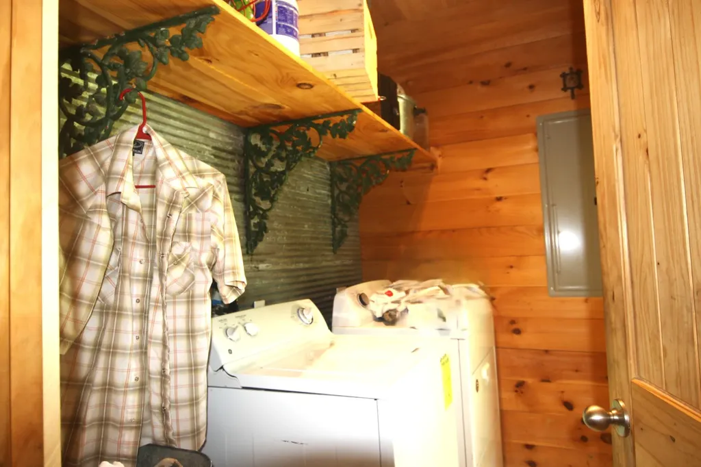 212 Mills Creek Road Flat Lick KY 40935