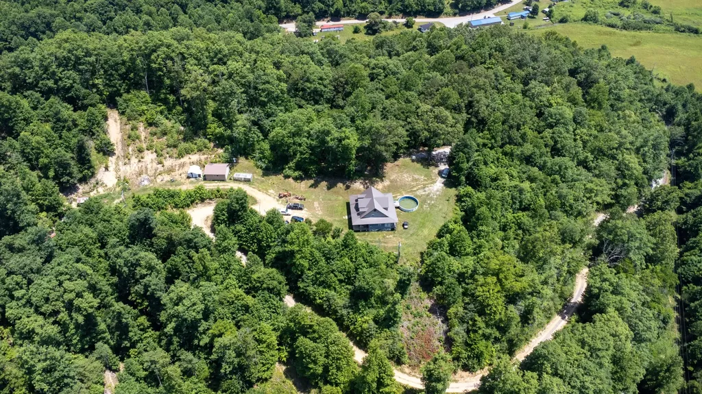 212 Mills Creek Road Flat Lick KY 40935