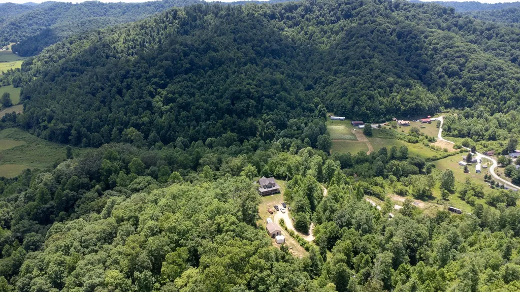 212 Mills Creek Road Flat Lick KY 40935