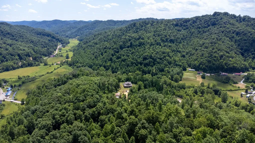 212 Mills Creek Road Flat Lick KY 40935