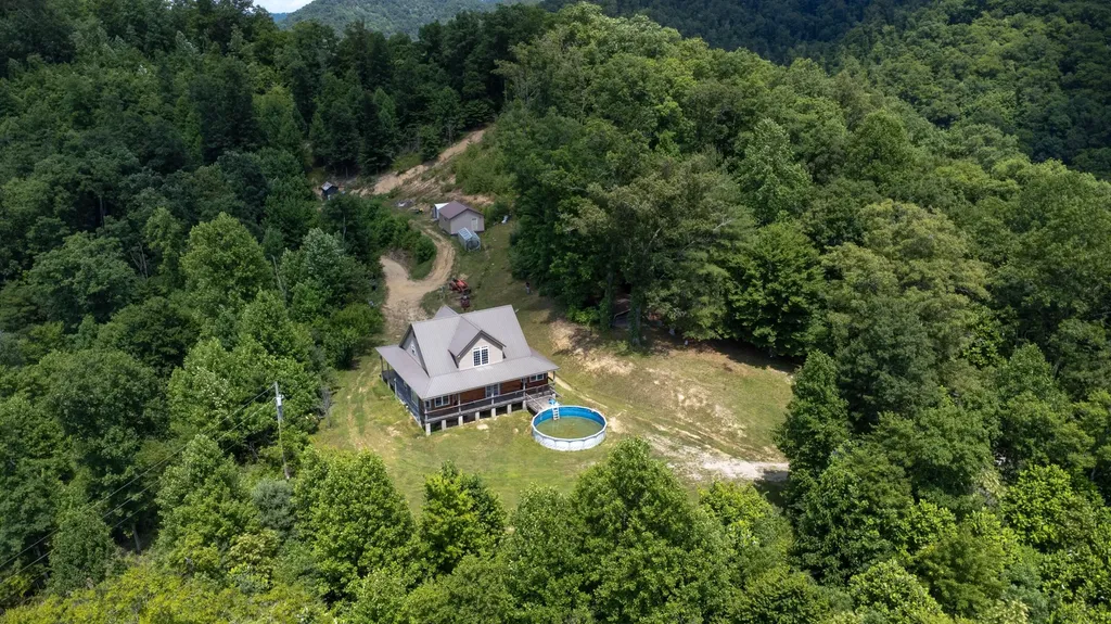 212 Mills Creek Road Flat Lick KY 40935