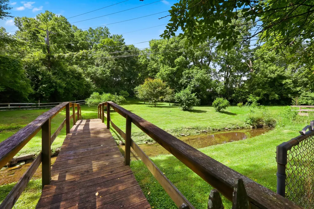 548 Cromwell Way Lexington KY 40503