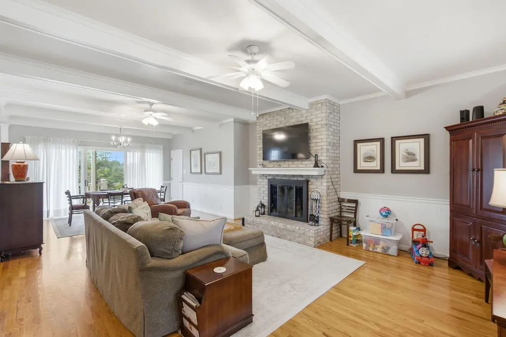 2037 Fontaine Road Lexington KY 40502
