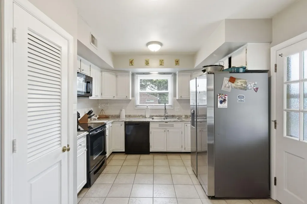 2037 Fontaine Road Lexington KY 40502