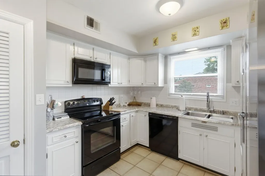2037 Fontaine Road Lexington KY 40502