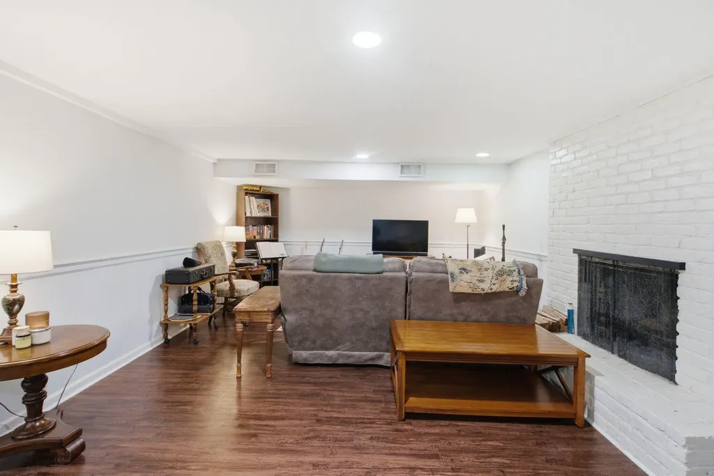 2037 Fontaine Road Lexington KY 40502