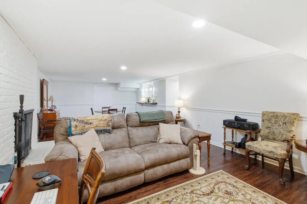 2037 Fontaine Road Lexington KY 40502