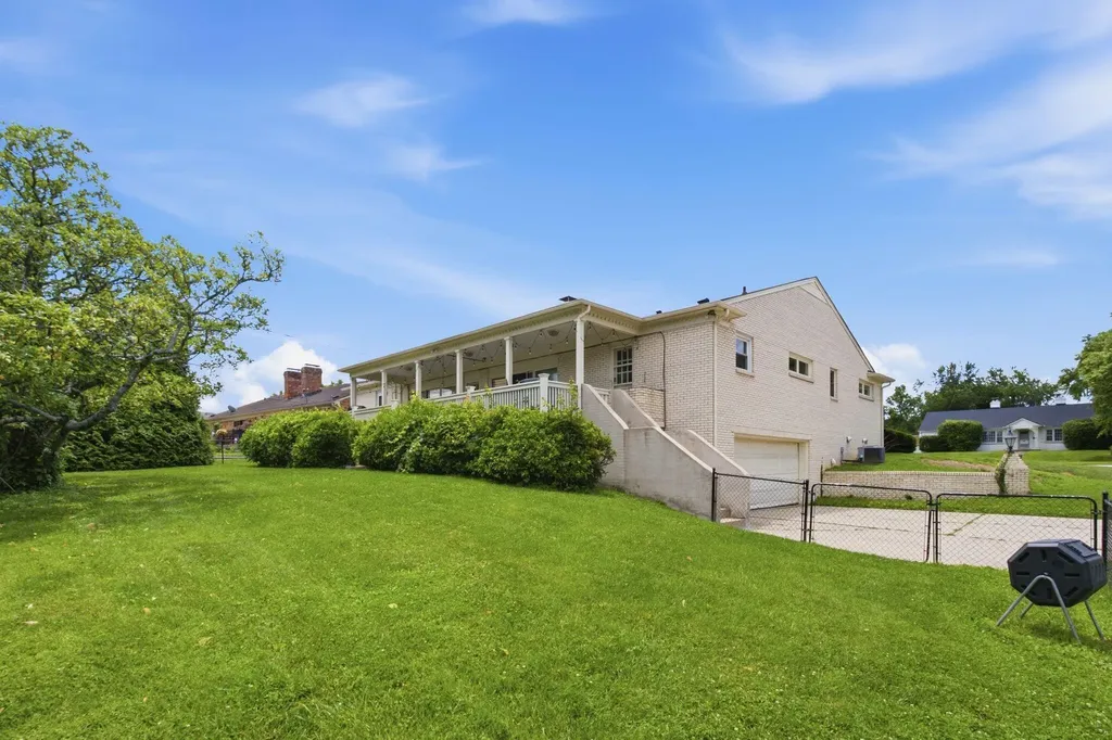 2037 Fontaine Road Lexington KY 40502